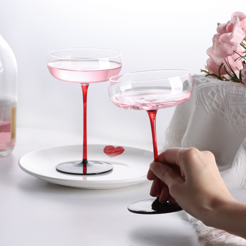 Glow In The Dark Party Glasses - 2/1 قطعة 220 مللي كريستال أحمر